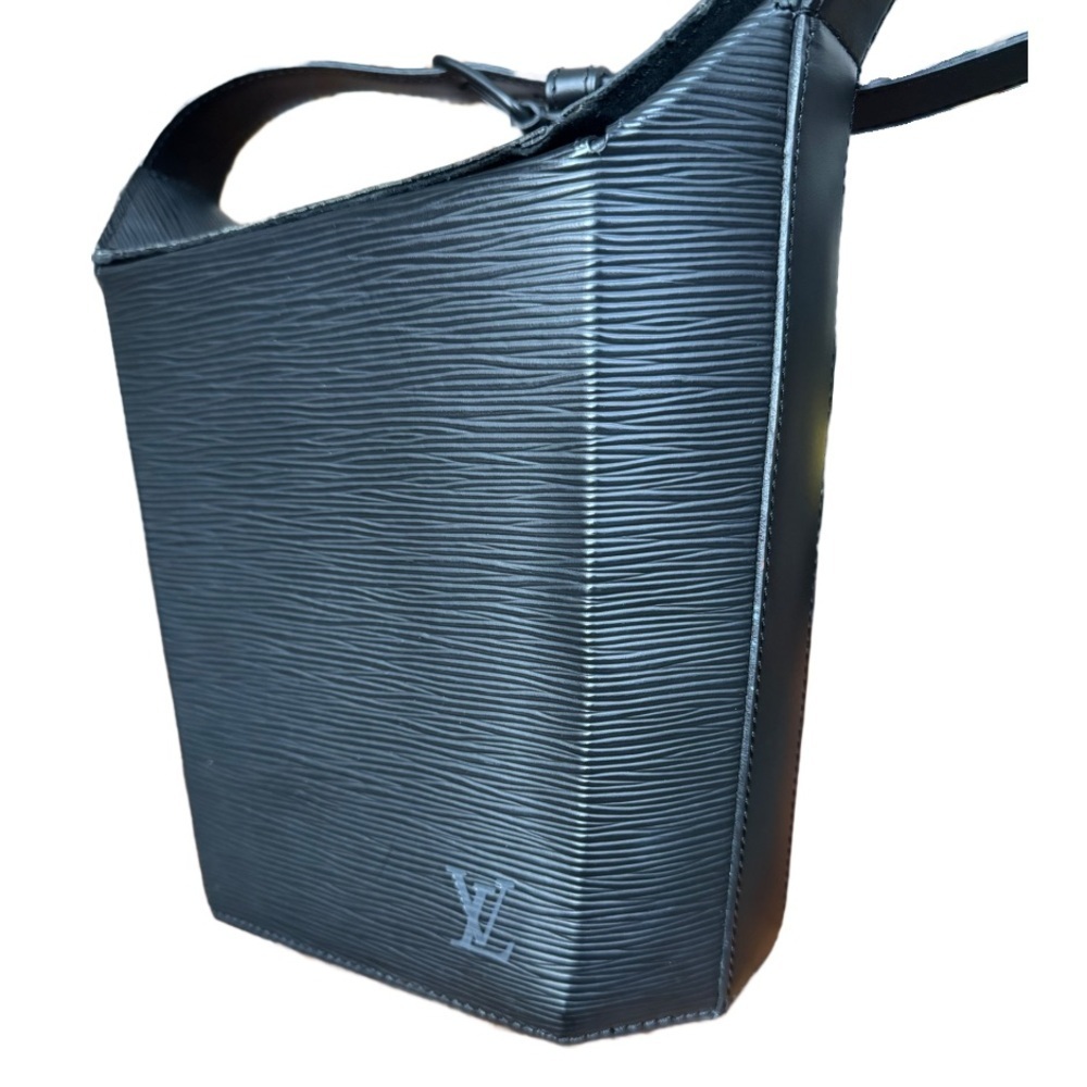 Louis Vuitton Noir Epi Leather Sac Seau Shoulder Bag - Picture 14 of 16